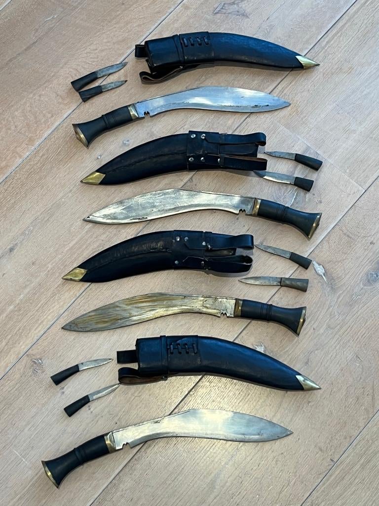 Antiek Handgemaakt Nepalees Gurkha/Kukri mes (50+ jaar oud), Verzamelen, Ophalen of Verzenden, Overige soorten, Azië, Mes of Dolk