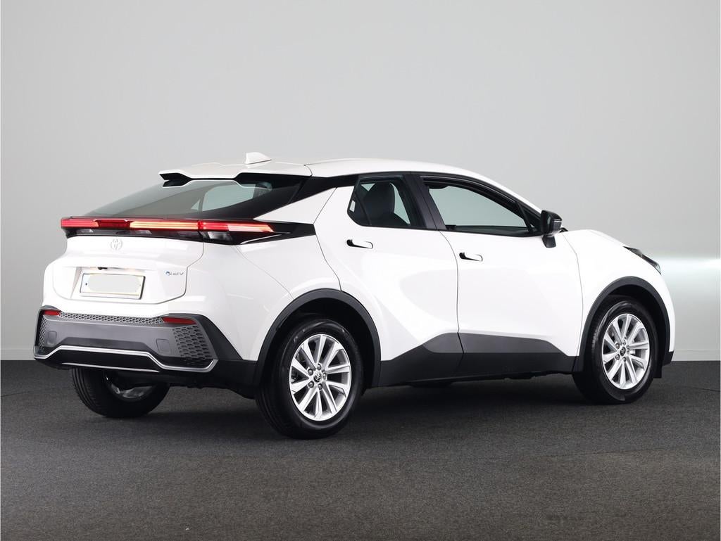Toyota C-HR 1.8 Hybrid 140 Active | NIEUW & SNEL LEVERBAAR |, Auto's, Toyota, 12 maanden, Stof, Zwart, 4 cilinders