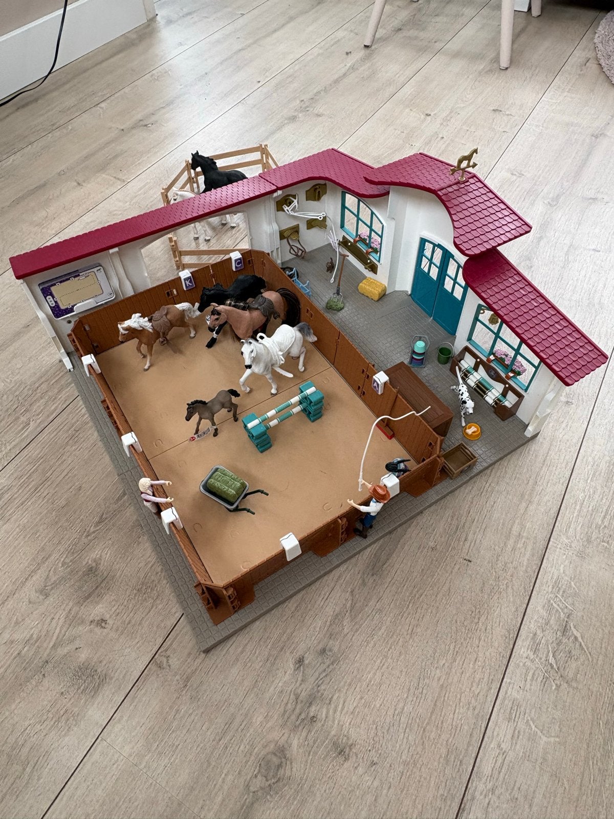 Schleich Paardenstal met veel accessoires en paarden, Ophalen, Zo goed als nieuw, Jongen of Meisje