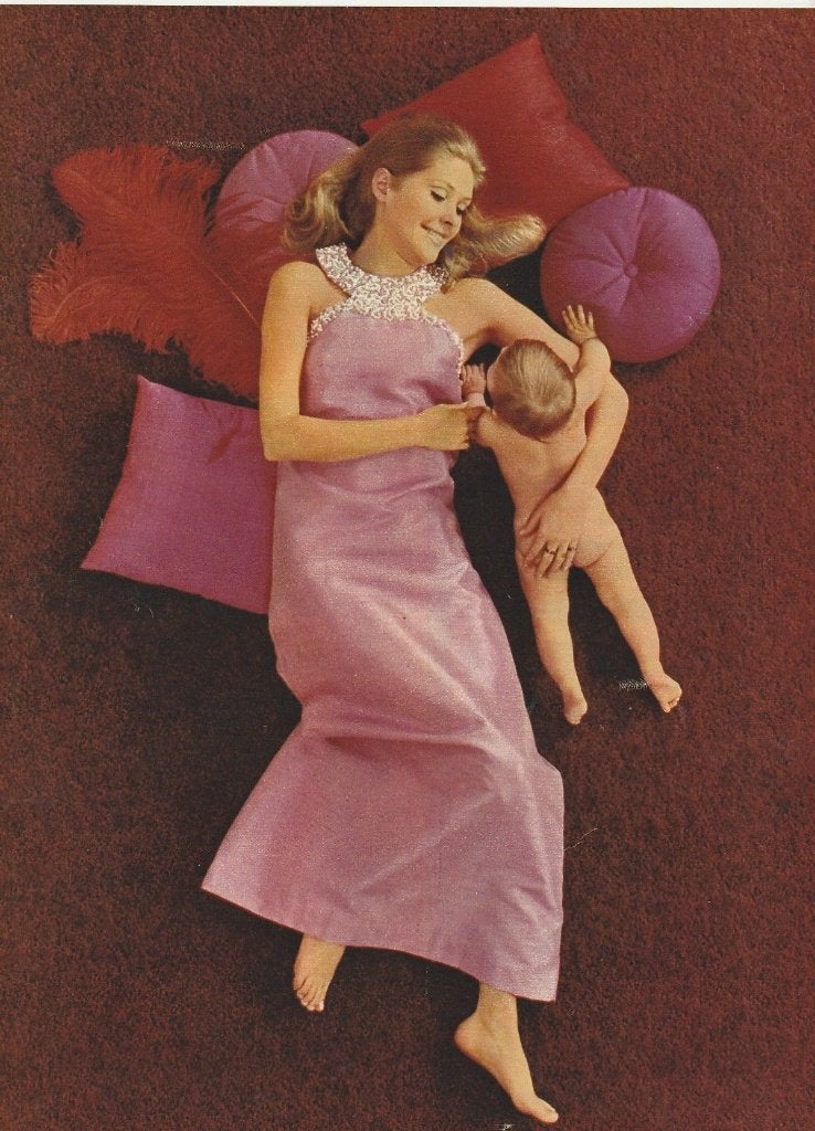 retro reclame 1969 Krommenie moeder & baby op tapijt, Verzenden, Overige typen