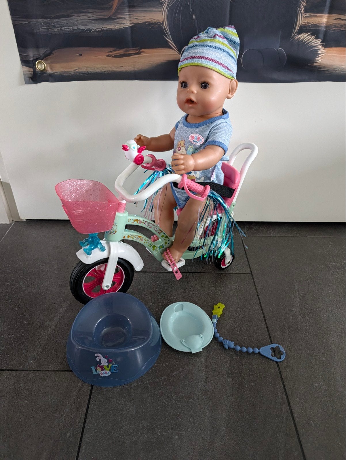Baby born jongen met fiets, Ophalen of Verzenden, Zo goed als nieuw, Babypop