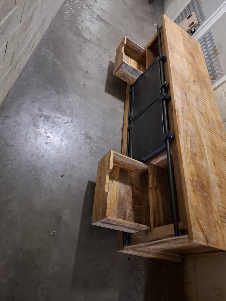 Tv kast, Huis en Inrichting, Woonaccessoires | Kisten, Zo goed als nieuw, Minder dan 50 cm, 200 cm of meer, Ophalen of Verzenden