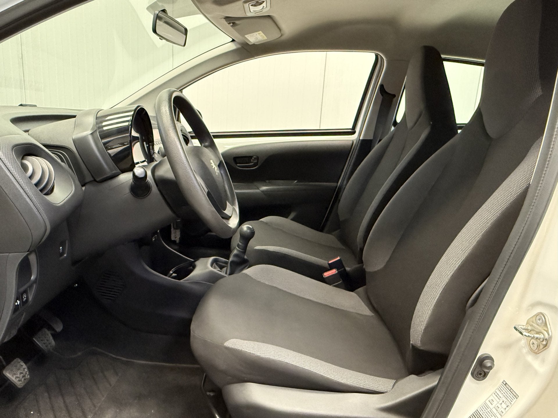 Peugeot 108 1.0 e-VTi Active AIRCO-ELECTR.PAKKET-LED-5DRS, Auto's, Peugeot, Voorwielaandrijving, Stof, Gebruikt, Euro 6