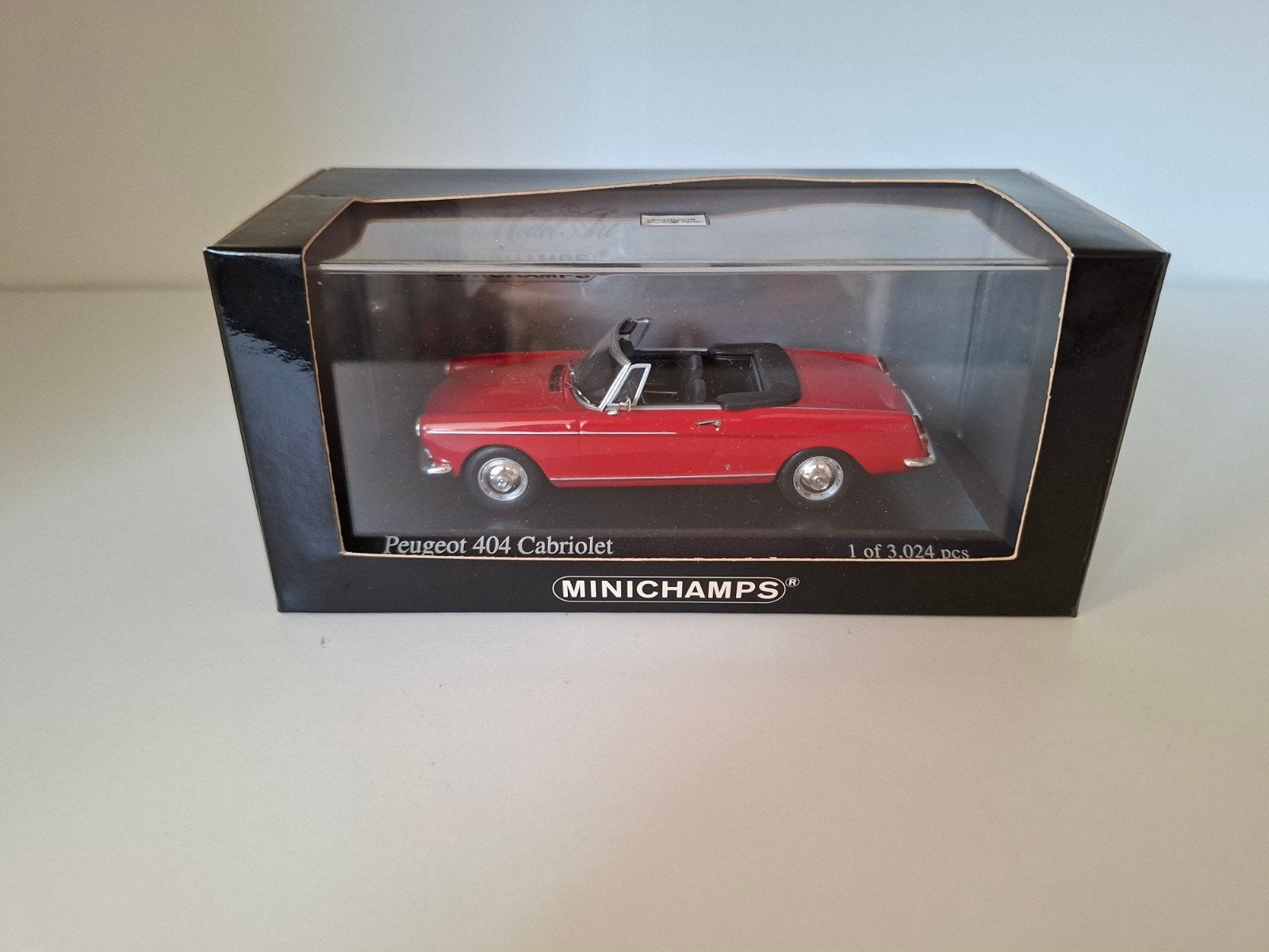Peugeot 404 cabrio minichamps, Ophalen of Verzenden, Zo goed als nieuw, Auto, MiniChamps