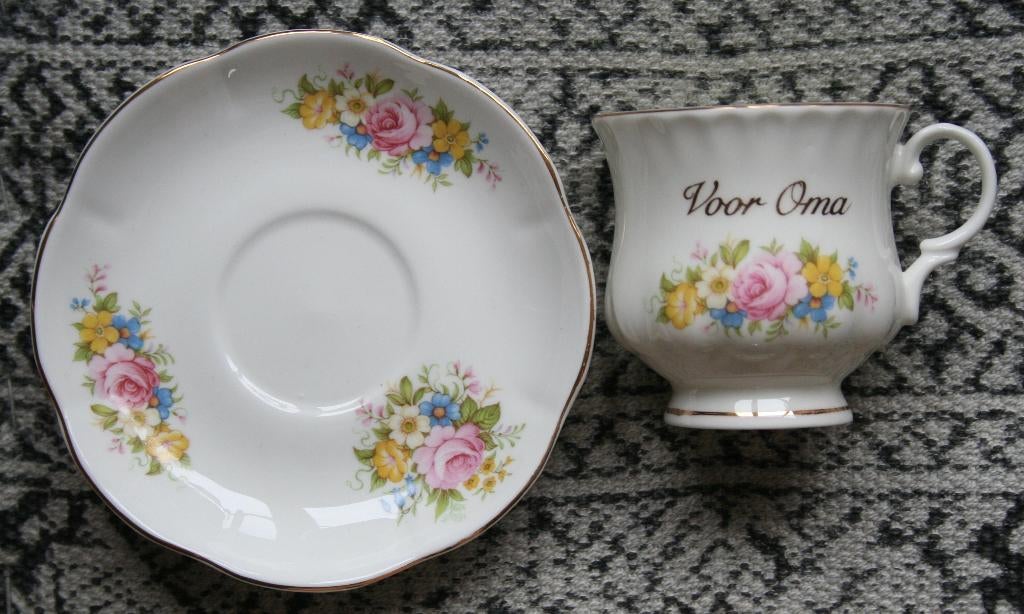 Fine bone China kop en schotel LONDON COLLECTIONS porselein, Verzenden, Zo goed als nieuw, Porselein, Kop en/of schotel