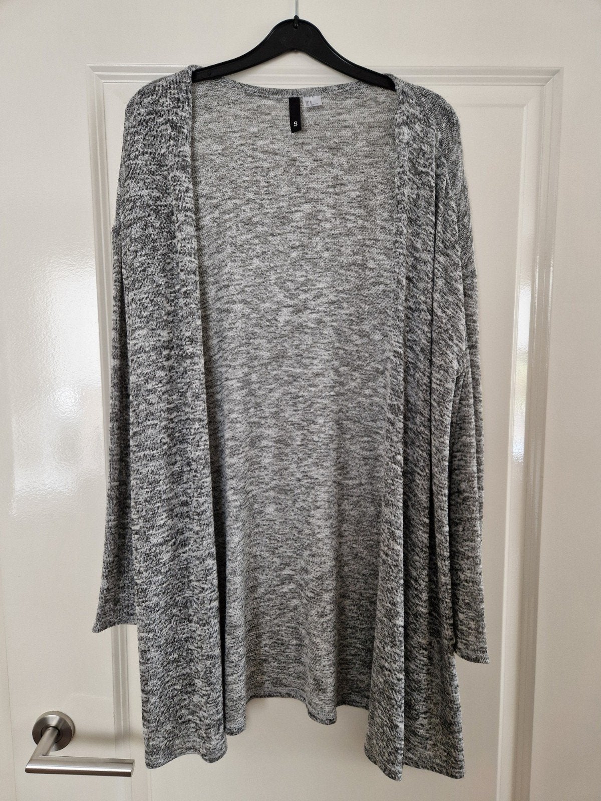 Grijs gemêleerd vest maat S H&M
Nieuw, nooit gedragen
50% po, H&M, Nieuw, Ophalen of Verzenden, Maat 36 (S)