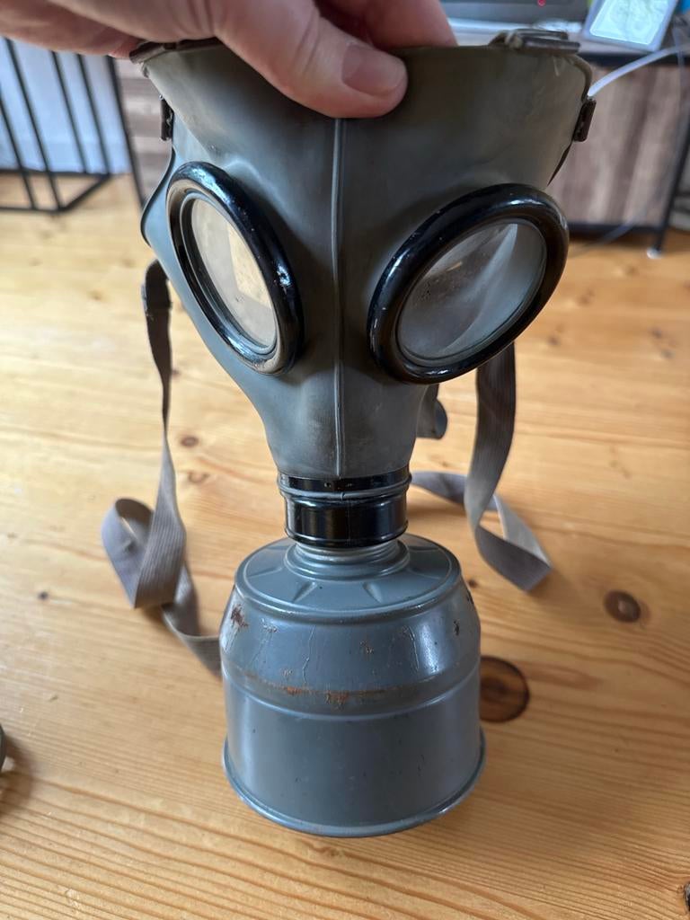 Tsjechoslowaaks gasmasker Koude Oorlog met koker, Ophalen of Verzenden, Landmacht, Overige gebieden, Overige typen