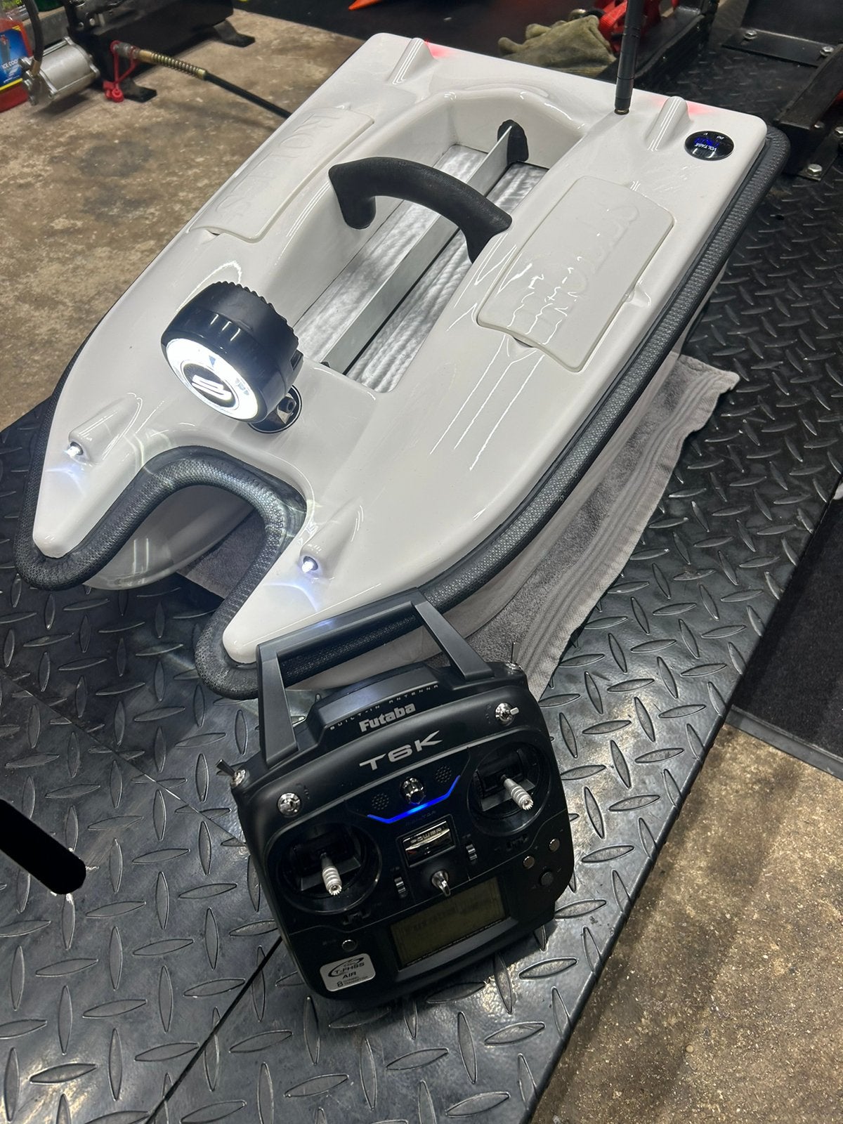 Voerboot Rolls RB600+raymarine dragonfly+injector gps, Ophalen, Zo goed als nieuw, Complete set