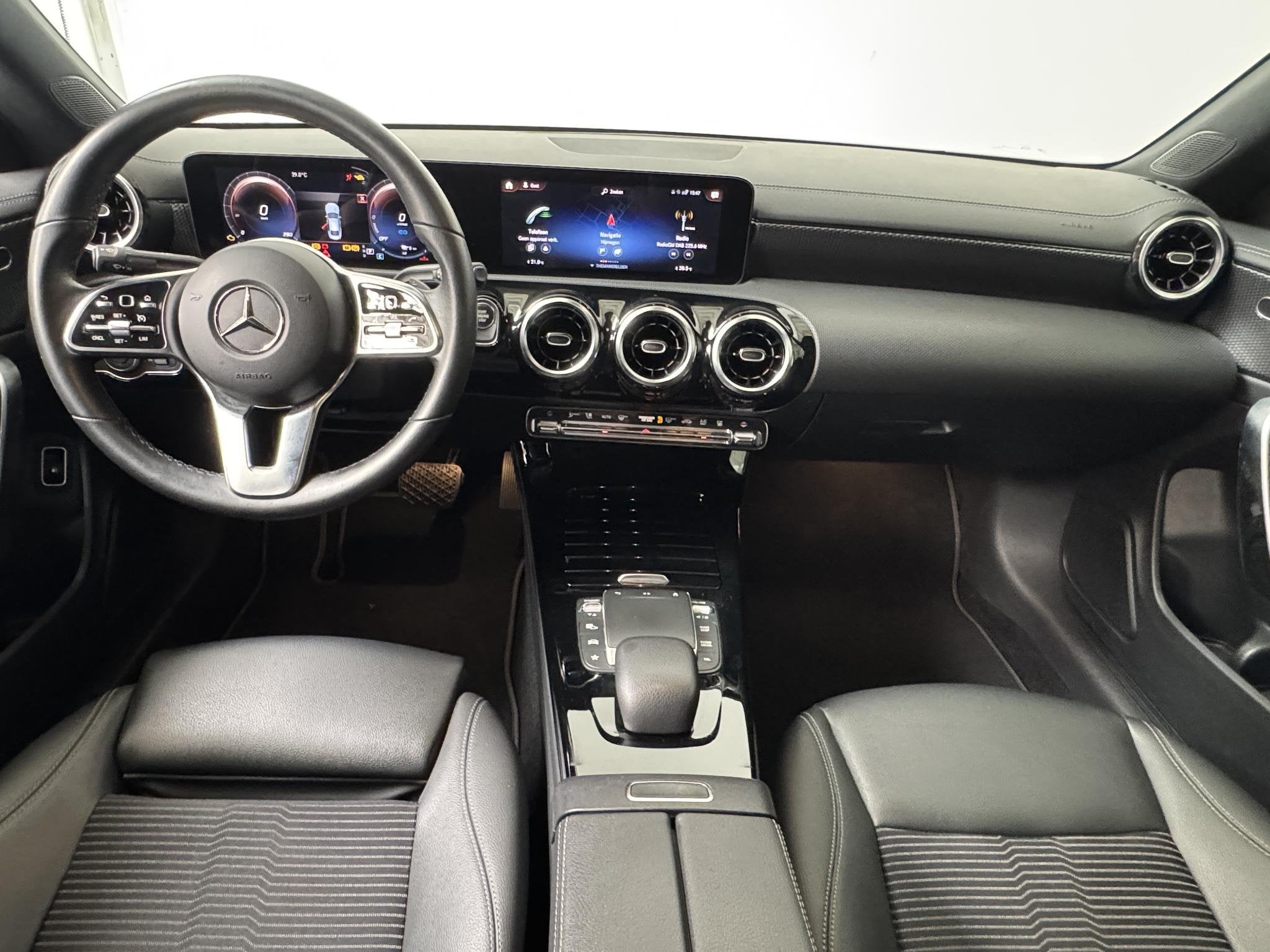 Mercedes-Benz CLA-klasse 250 e Luxury Line | Navigatie | Ach, Auto's, CLA, Gebruikt, 4 cilinders, Leder en Stof