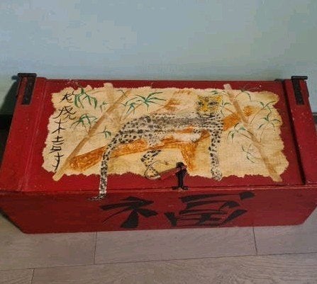 houten kist dekenkist chinese stijl rood jaguarr, Ophalen, Minder dan 50 cm, 50 tot 100 cm, Zo goed als nieuw