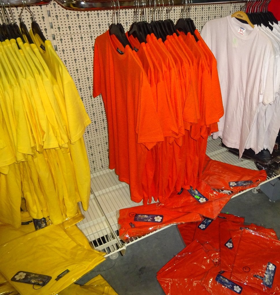 Nieuw VOOR DE VOETBAL. Partij van 70 dikke kwaliteit ORANJE, Nieuw, Ophalen of Verzenden, Winter outdoor., Overige maten