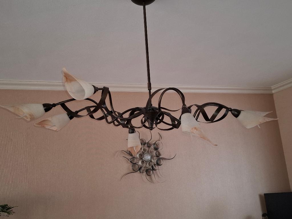 leuke metalen hanglamp met 8 kapjes in prima staat., Ophalen, Zo goed als nieuw, Metaal, 50 tot 75 cm