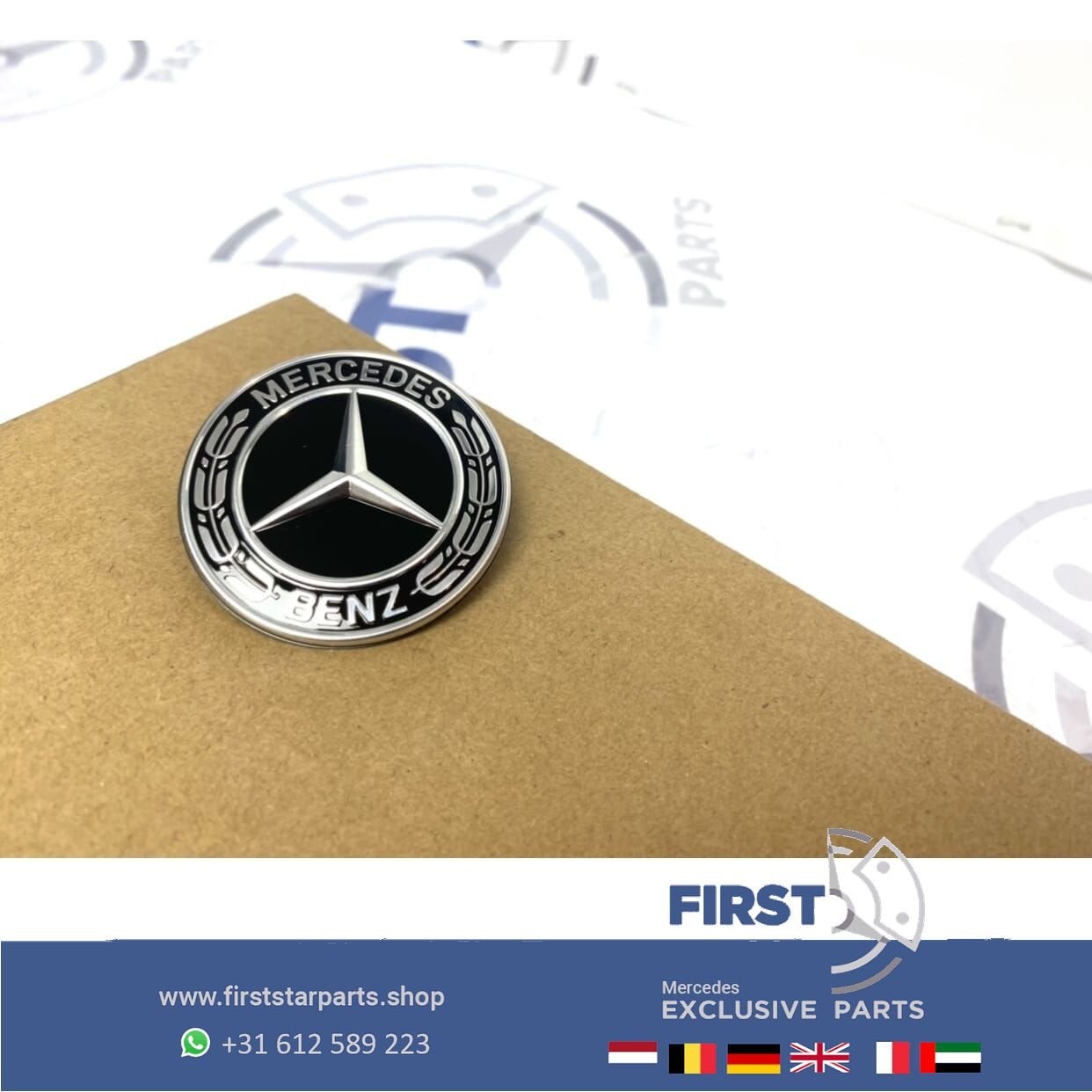 Mercedes AMG VOORBUMPER LOGO ZWART BADGE EMBLEEM W176 W177 V, Gebruikt, -, Ophalen of Verzenden, -