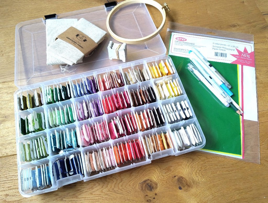 DMC borduurgaren in doos 179 kleuren + extra borduurspullen, Ophalen of Verzenden, Zo goed als nieuw, Handborduren, Overige typen