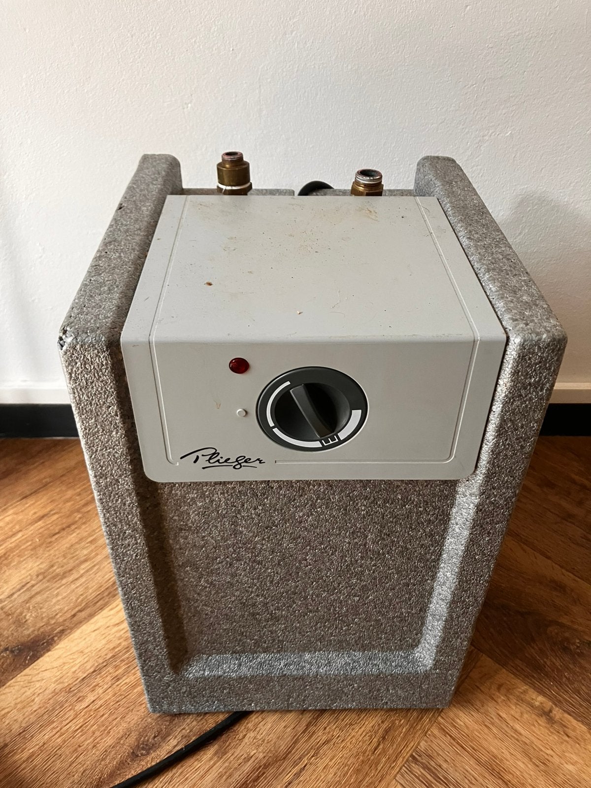 Plieger close in boiler, Doe-het-zelf en Verbouw, Geisers en Boilers, Minder dan 20 liter, Ophalen of Verzenden, Gebruikt, Boiler