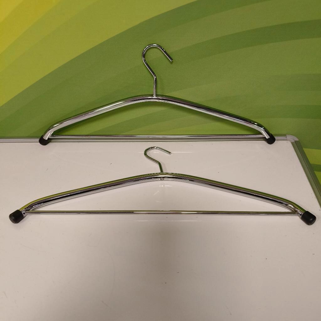 Set van 2 zware metalen kleding hangers br 44.5 cm, Ophalen, Zo goed als nieuw, Metaal, Volwassenen