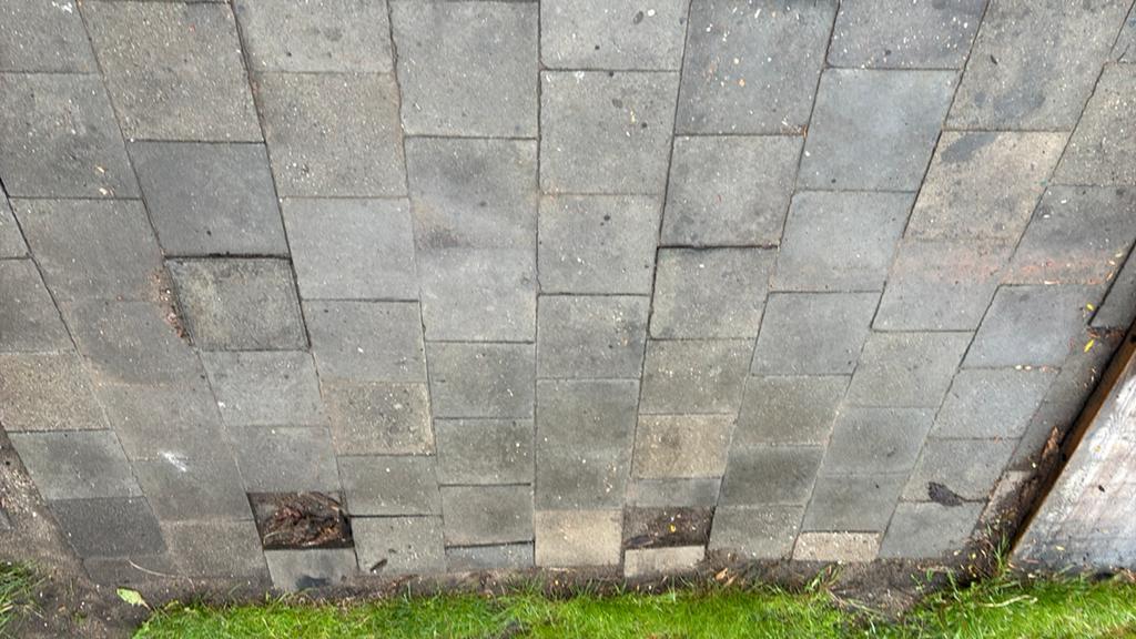 Gratis 30 x 30 tegels, Tuin en Terras, Ophalen of Verzenden, Gebruikt, Beton, Terrastegels