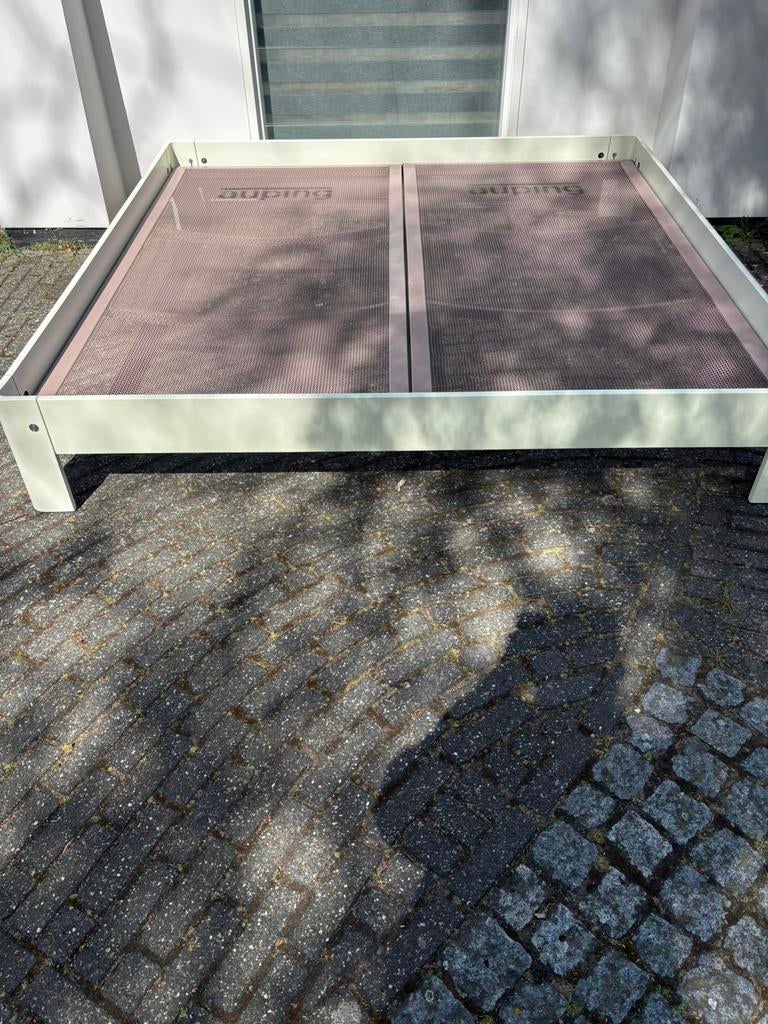 Te koop Auping Auronde 200x200 34.5 cm hoog  vaste spiralen0, Gebruikt, Wit, Overige typen, Tweepersoons