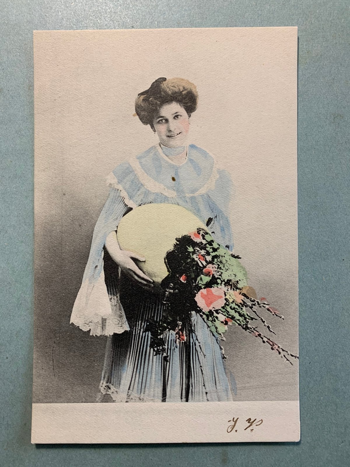 Pasen - dame met paasei, Ophalen of Verzenden, Voor 1920, Ongelopen, Feest(dag)