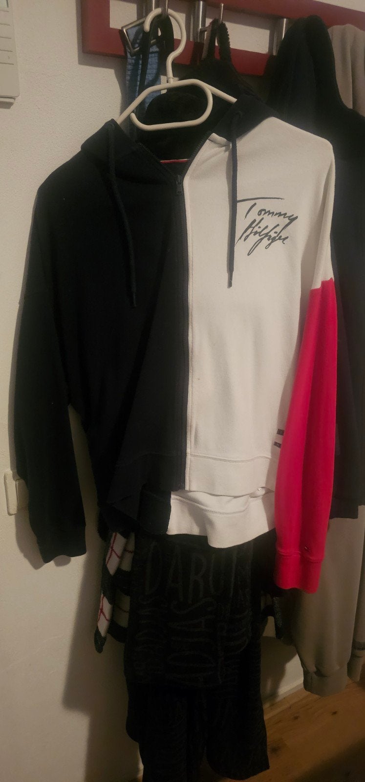 Tommy Hilfiger hoodie maat L, Kleding | Dames, Zwart, Maat 42/44 (L), Ophalen of Verzenden, Gedragen