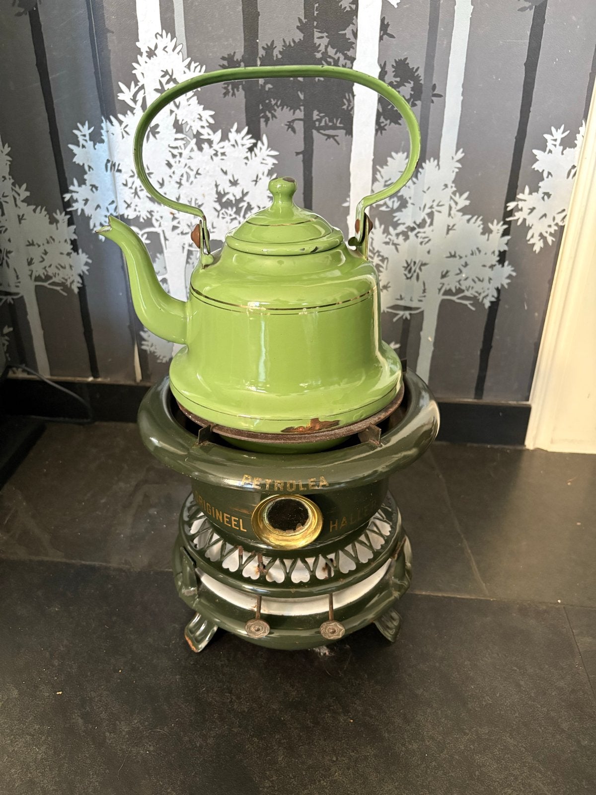 Vintage Petroleum Kooktoestel met Emaille Ketel, Antiek en Kunst, Ophalen of Verzenden