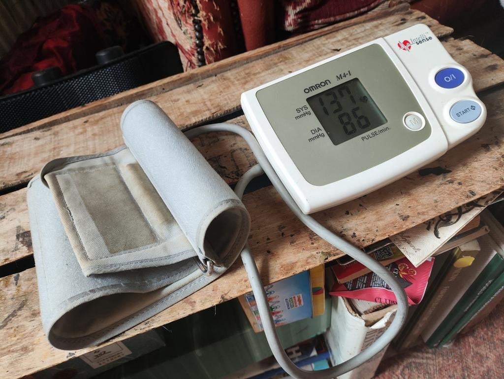 Omron M4-I bloeddrukmeter, Ophalen of Verzenden, Nieuw, Overige merken