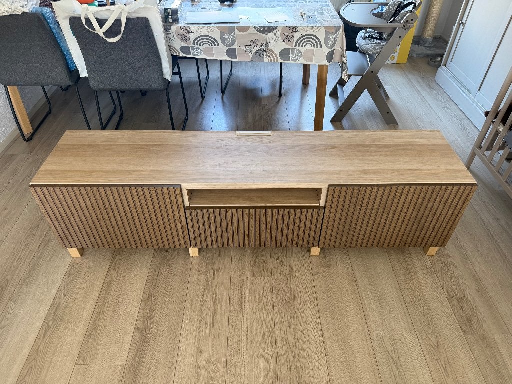 TV-meubel 180 cm, IKEA, 2 kleuren fronten, Ophalen, 150 tot 200 cm, Zo goed als nieuw, Minder dan 100 cm
