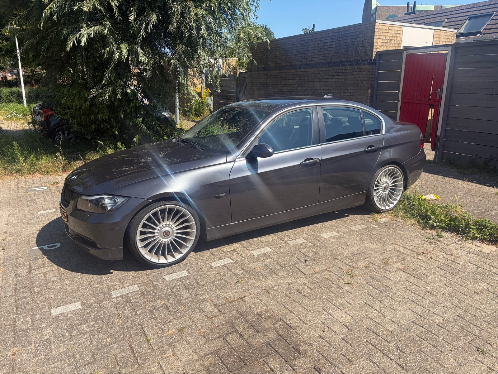BMW 3-Serie 2.5 I 325 AUT 2005 Grijs (opknapper), Auto's, Automaat, 745 kg, Achterwielaandrijving, Zwart