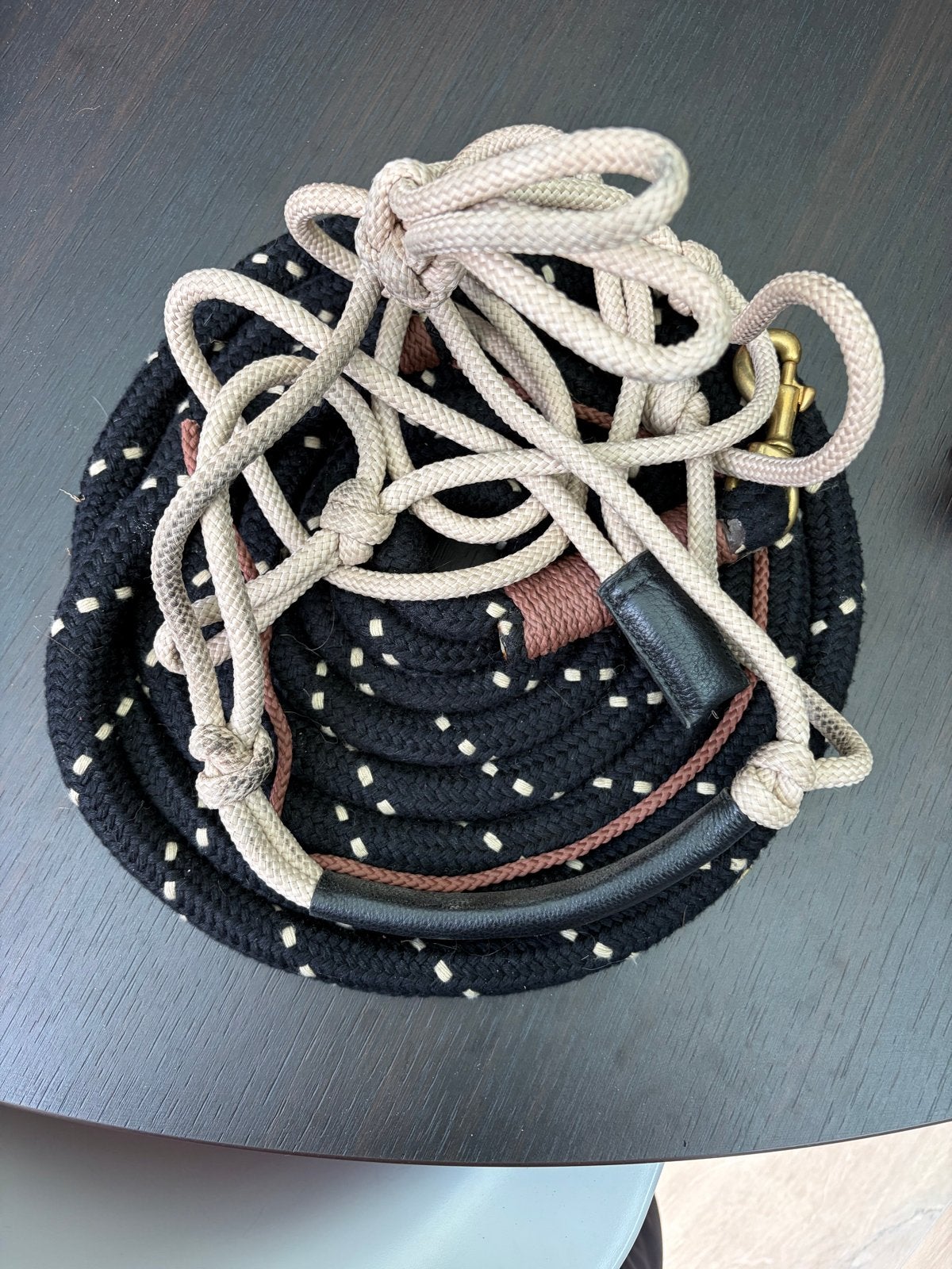 Zwarte dikke leadrope en beige touwhalster met lederen neus, Dieren en Toebehoren, Ophalen of Verzenden, Nieuw