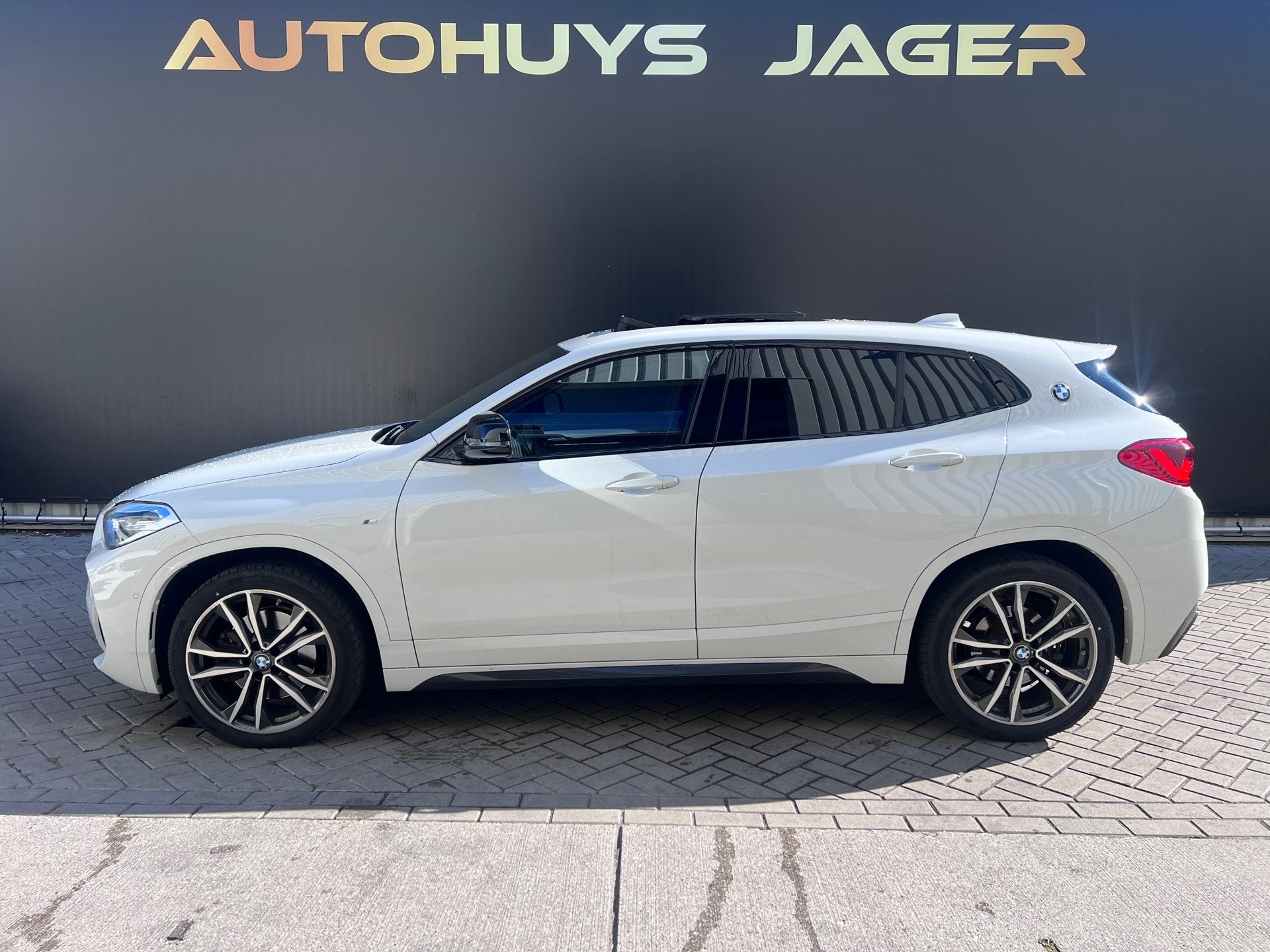 BMW X2 SDrive20i M-Sport High Executive - Pano HUD Camera Cr, Auto's, 1998 cc, 1435 kg, Wit, SUV of Terreinwagen
