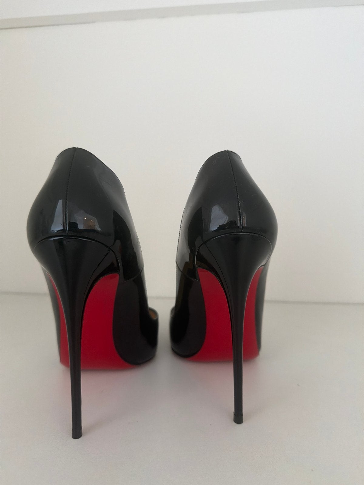Christian Louboutin Zwarte Lakleren Pumps - Maat 38, Ophalen, Zo goed als nieuw, Zwart, Pumps