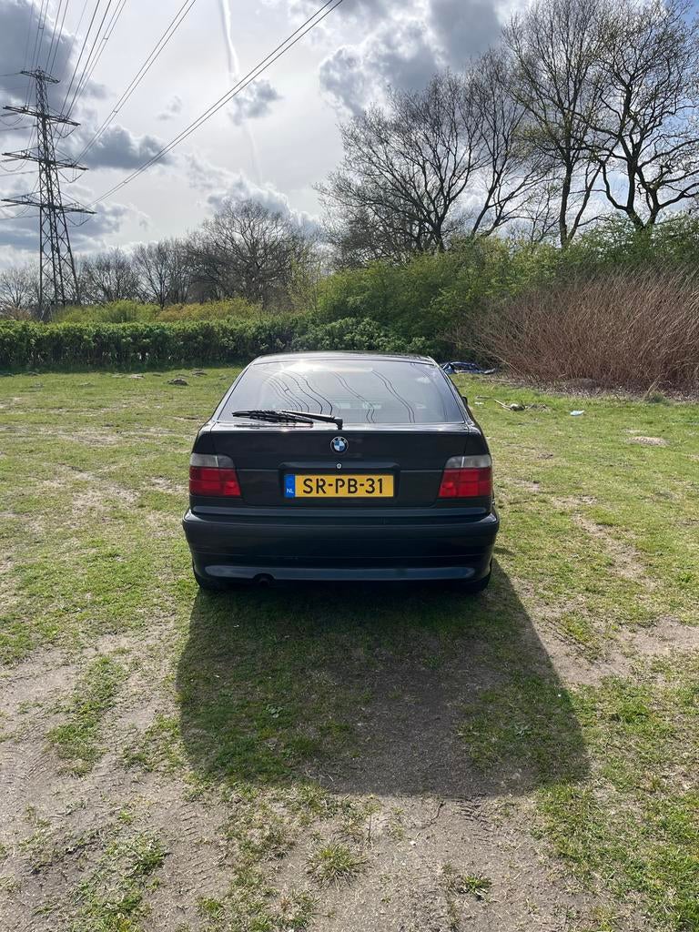 BMW 3-Serie (e36)1.6 I 316 Compact 1998 Zwart, Auto's, BMW, Euro 2, 1596 cc, 1250 kg, Zwart