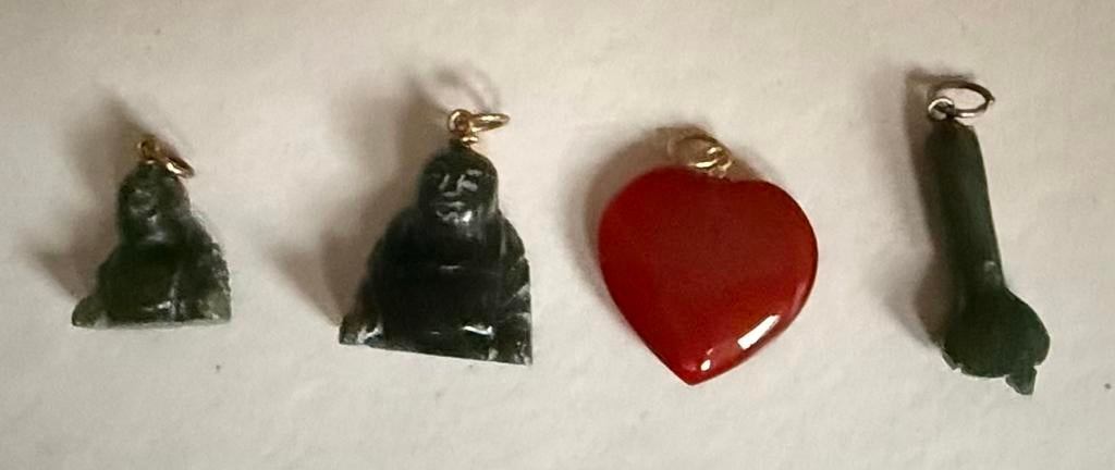 4 Jade hangertjes - Boeddha, hart en meer, Ophalen of Verzenden, Zo goed als nieuw, Steen of Mineraal, Overige kleuren