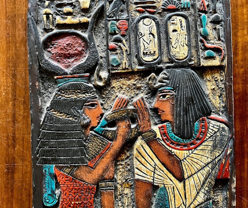 Siertegel met Egyptische voorstelling, Antiek en Kunst, Ophalen of Verzenden
