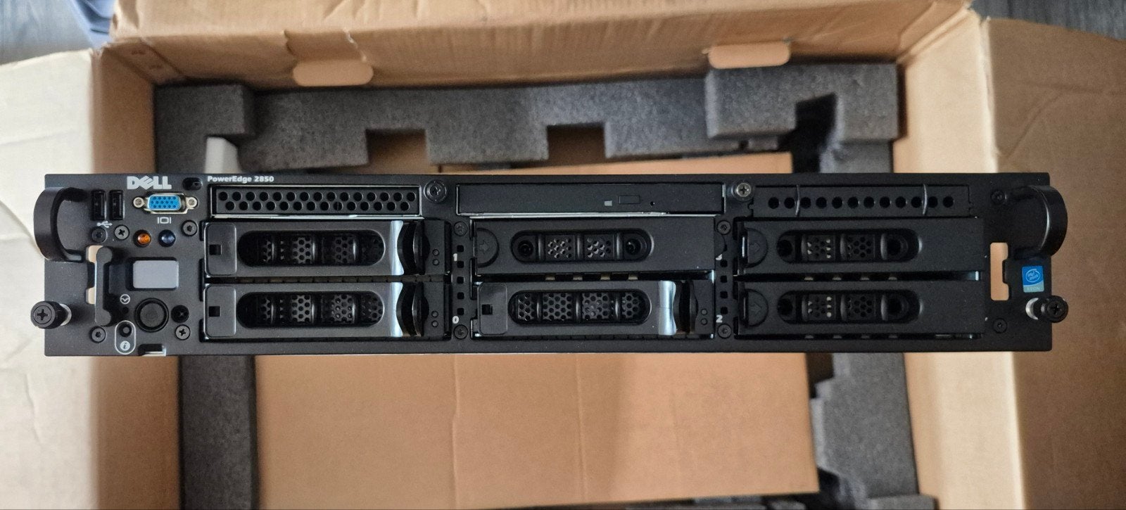 Dell PowerEdge 2850 Server, Computers en Software, Ophalen, Hot swappable onderdelen, Zo goed als nieuw, 3x146 GB