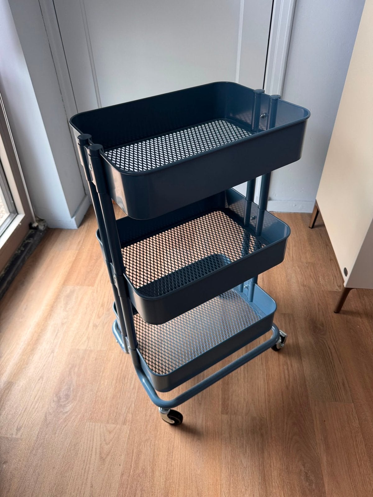 IKEA RÅSKOG Roltafel, Blauw , 35x45x77 cm, Ophalen, Zo goed als nieuw