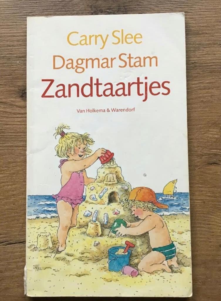 Carry Slee:zandtaartjes met tekeningen van Dagmar Stam., Ophalen of Verzenden, Gelezen, Fictie algemeen