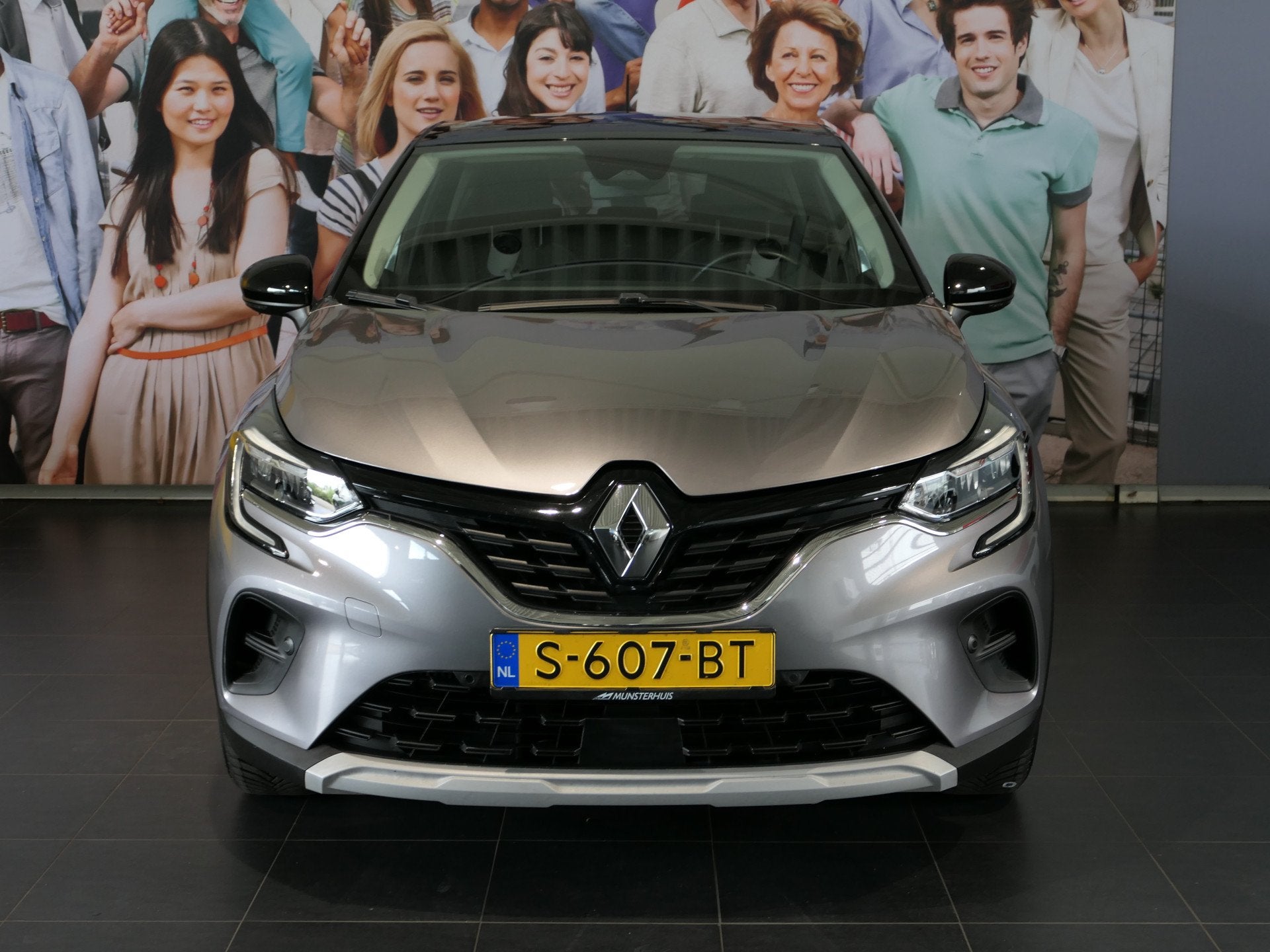 Renault Captur 1.0 TCe 90 evolution - Occasion Lease vanaf, Auto's, Stof, Gebruikt, 635 kg, Origineel Nederlands