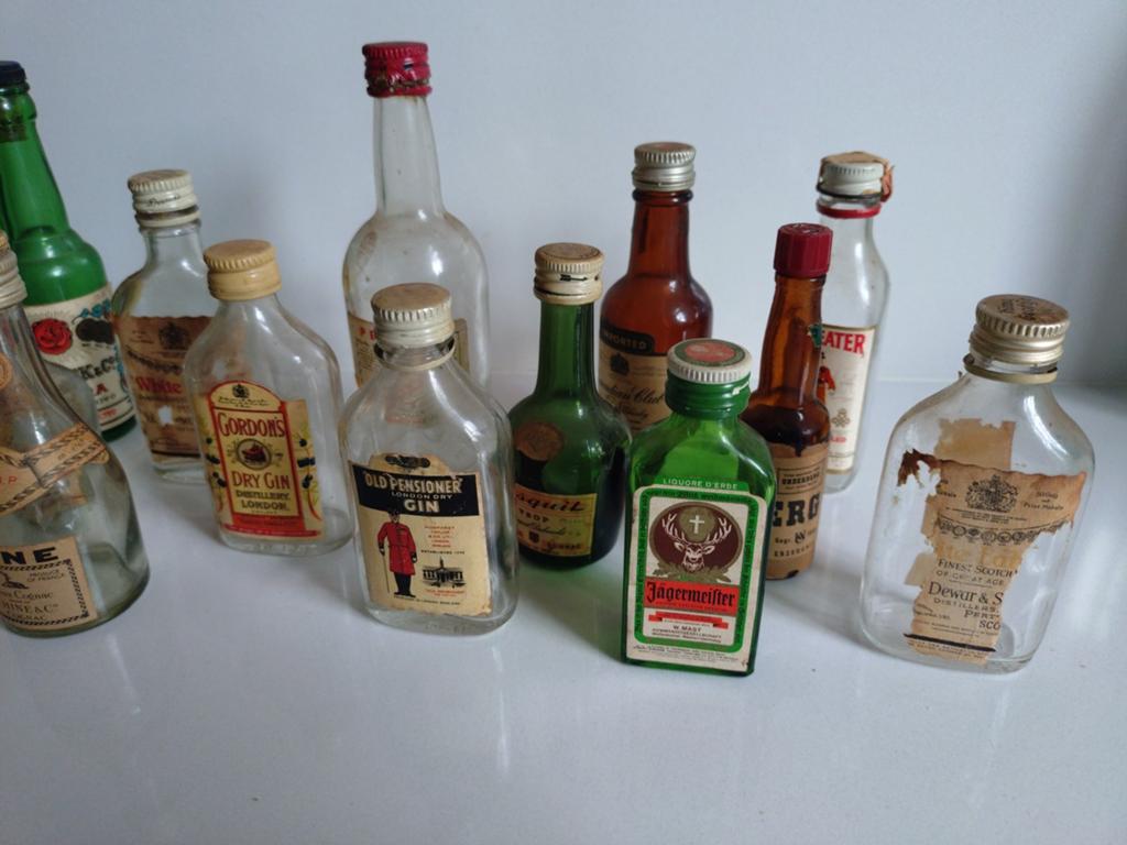 Vintage Miniatuur Drankflesjes 17 stuks Jaren 60, Ophalen of Verzenden