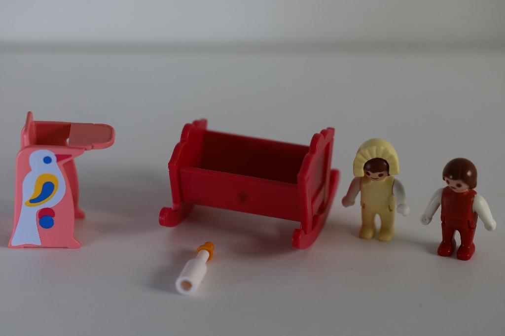 Playmobil, 2 baby's met wieg en kinderstoel, kinderkamer, Ophalen of Verzenden, Gebruikt