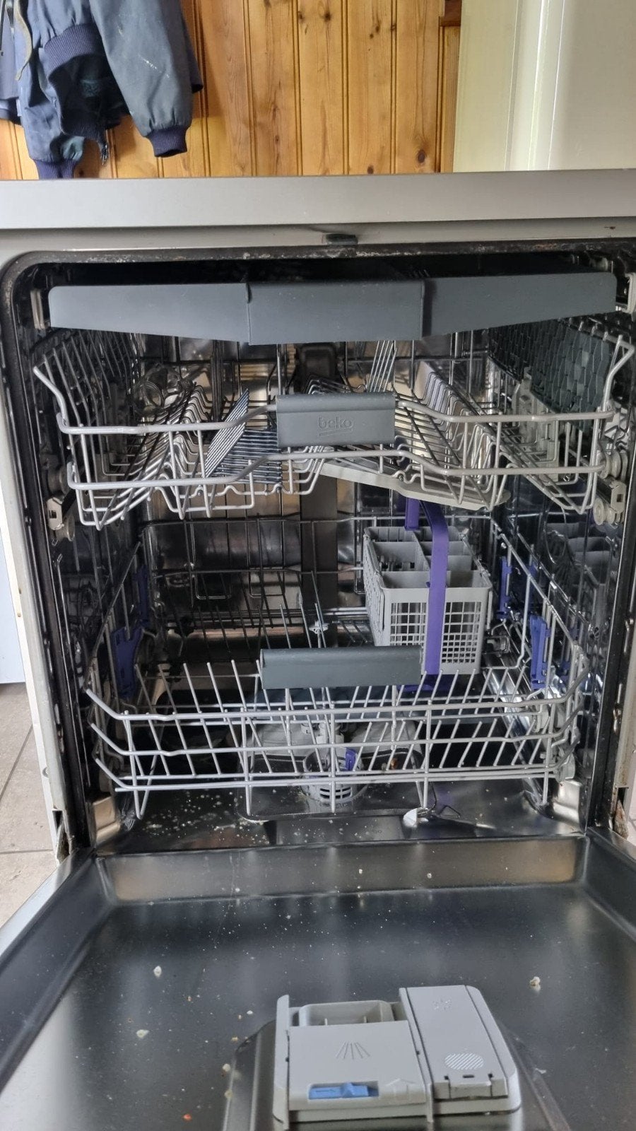 vrijstaande vaatwasser Beko werkt goed, Witgoed en Apparatuur, Ophalen, Gebruikt, 60 cm of meer, 85 tot 90 cm