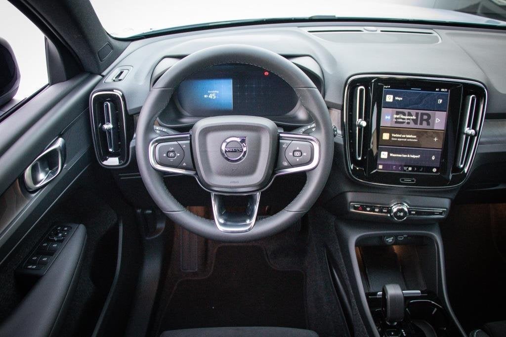Volvo XC40 Extended Range Plus 82kWh | Adaptive cruise contr, Auto's, Achterwielaandrijving, 82 kWh, Blauw, Leder en Stof