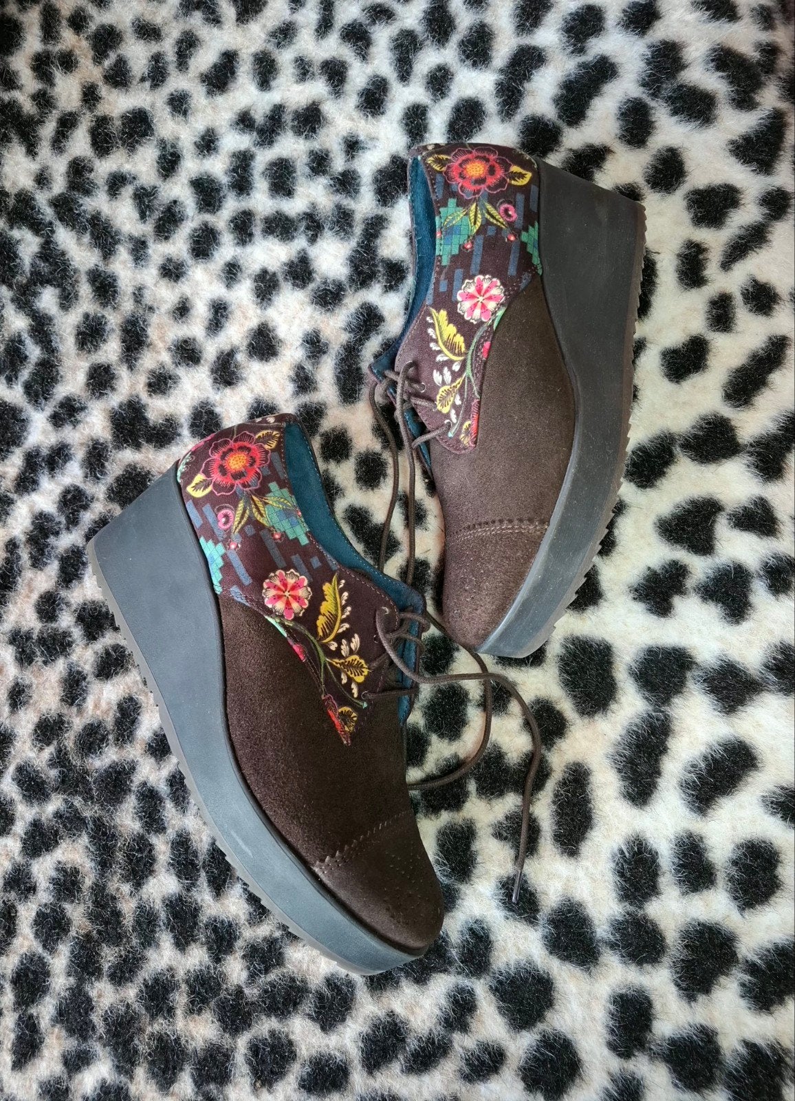 Schoenen Desigual sleehakken maat 39 zwart kleurrijke print, Kleding | Dames, Desigual, Ophalen of Verzenden, Zo goed als nieuw