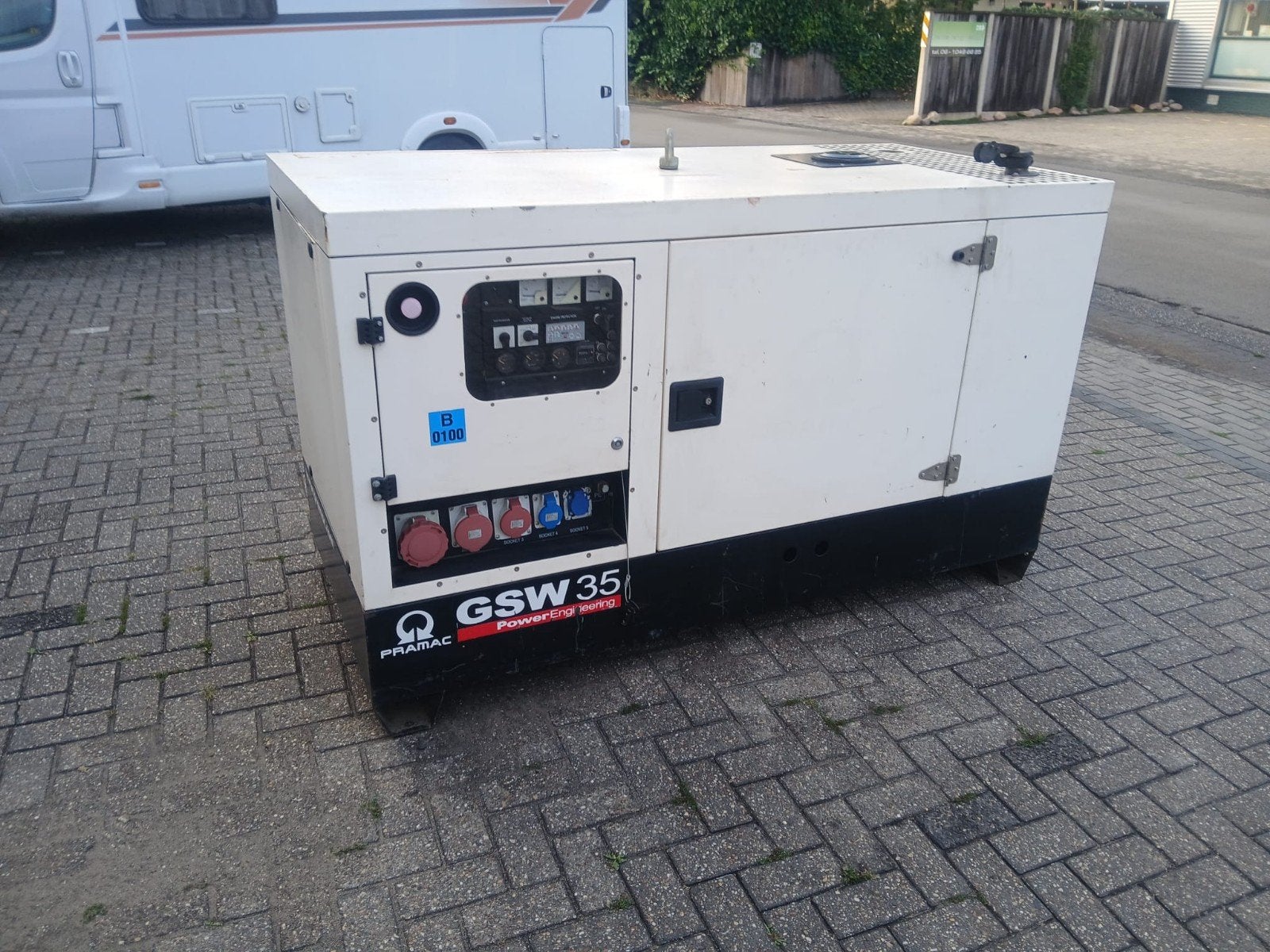 Pramac GSW 35 generator 2218uur!! als nieuw, Doe-het-zelf en Verbouw, Aggregaten, Ophalen, Dieselolie, Geluidgedempt, Zo goed als nieuw