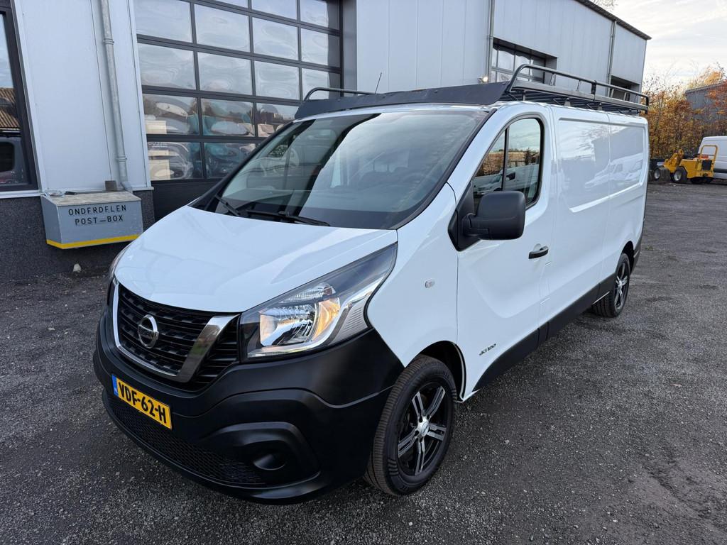 Nissan NV300 1.6 dCi 120 L2H1 ( Renault Trafic / Opel Vivaro, Auto's, Bestelauto's, 15 km/l, Gebruikt, Euro 6, 4 cilinders