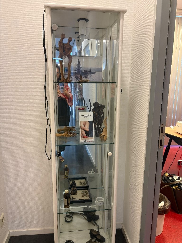 Vitrinekast wit/hout, Ophalen, Minder dan 50 cm, Glas, 150 tot 200 cm