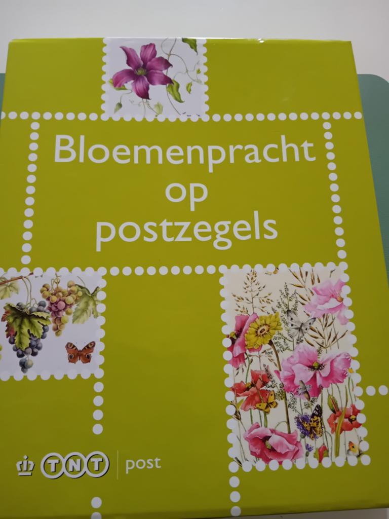 Janneke Brinkman-Salentijn Bloemenpracht op postzegels, Ophalen of Verzenden