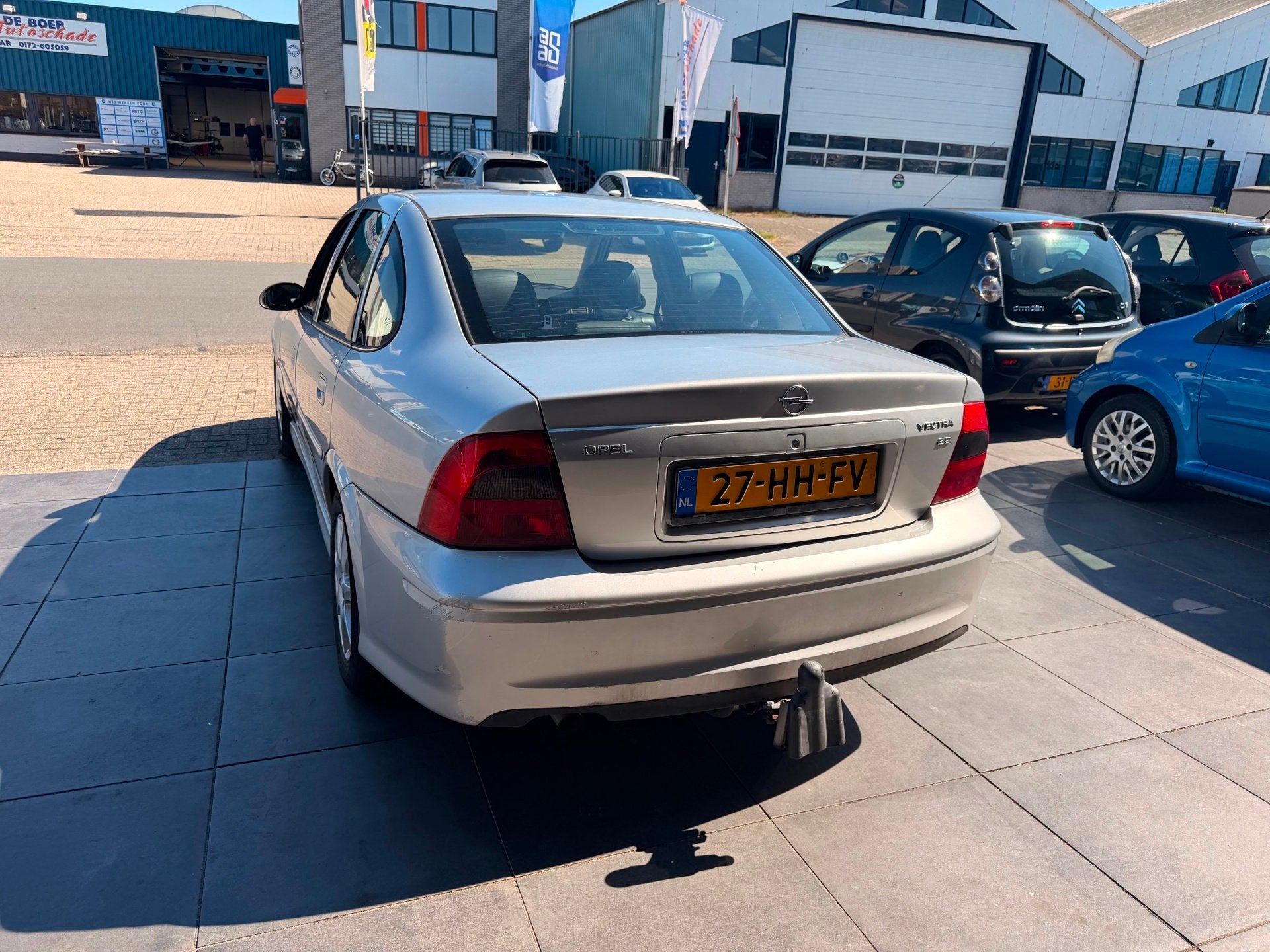Opel Vectra 2.2-16V Onyx|Airco|Stoel verwarming|Trekhaak|NAP, Voorwielaandrijving, Gebruikt, Zwart, 4 cilinders