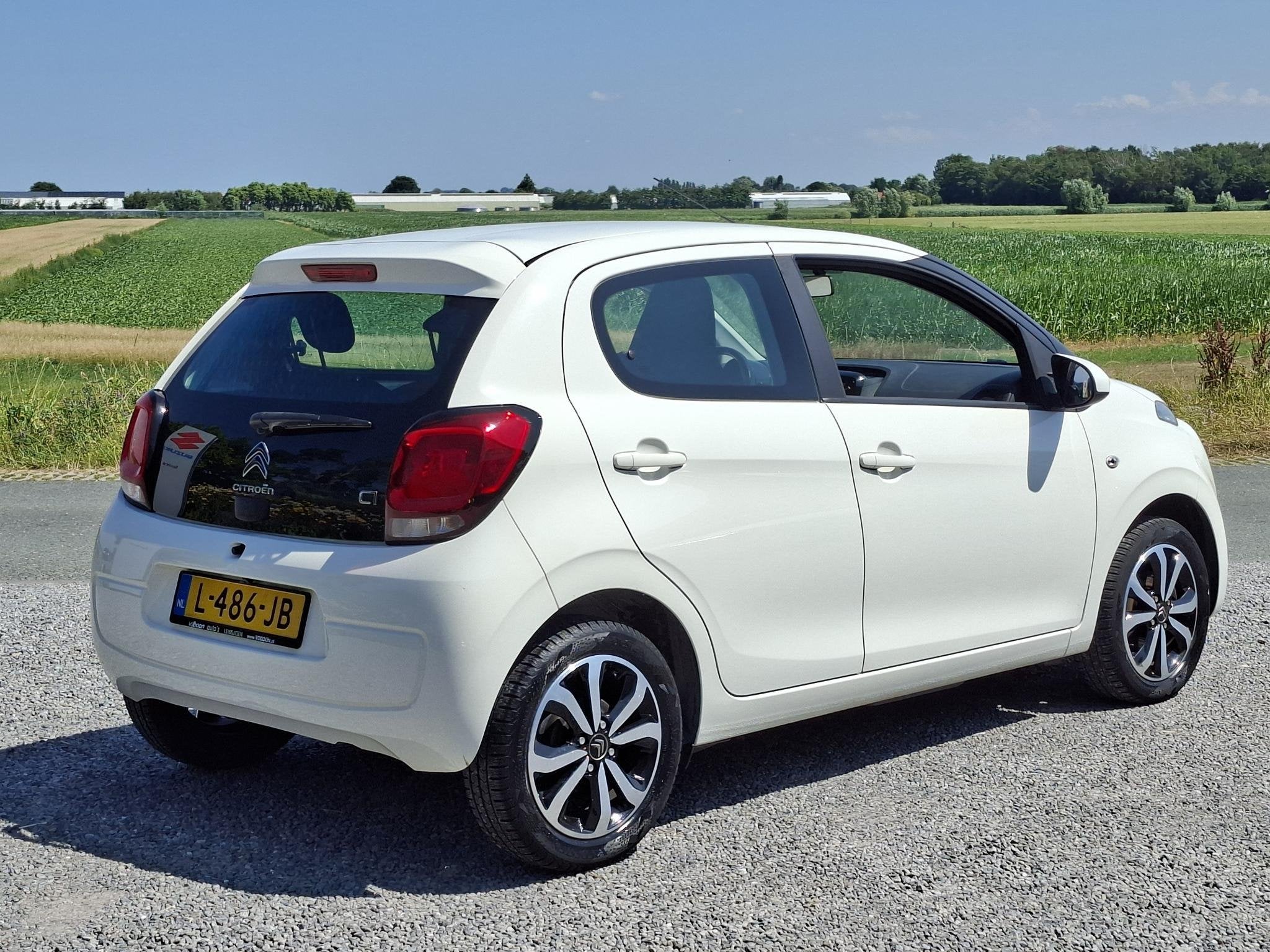 Citroen C1 1.0 VTi Shine AIRCO | LMV | rijklaarprijs!, Voorwielaandrijving, 12 maanden, Stof, Gebruikt