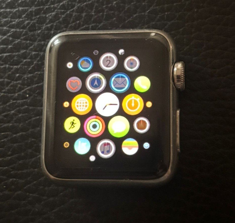 apple smart watch 1ste generatie met 4 bandjes en oplader, Ophalen of Verzenden, Zwart, IOS